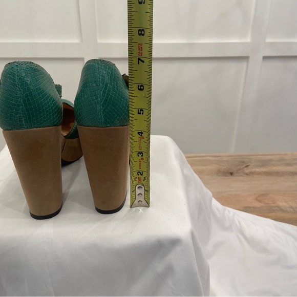 Nicole Relish Green T-Strap platform shoes - Picture 8 of 13